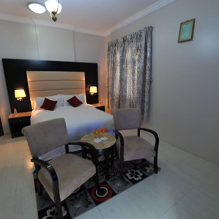 Janadriyah Suites 13 Nadinah Exterior photo