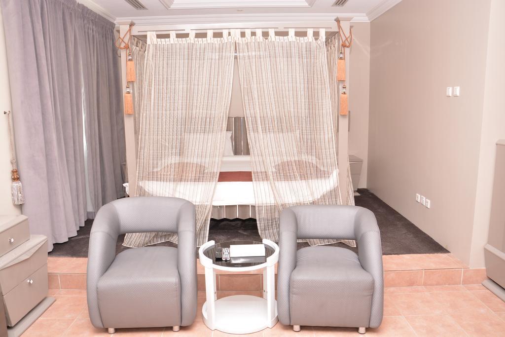 Janadriyah Suites 13 Nadinah Exterior photo
