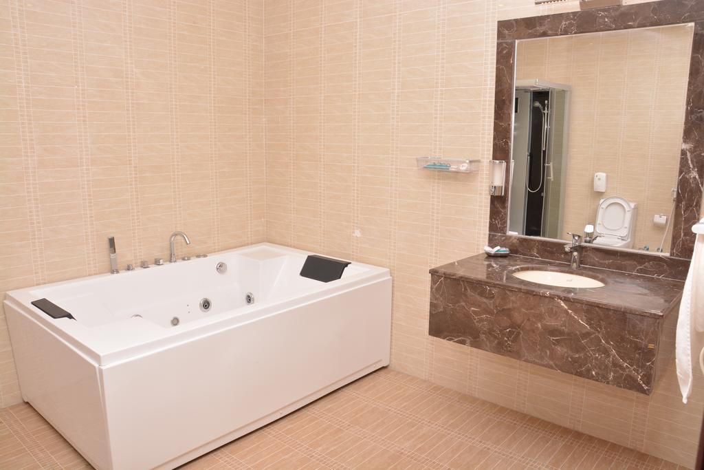 Janadriyah Suites 13 Nadinah Exterior photo