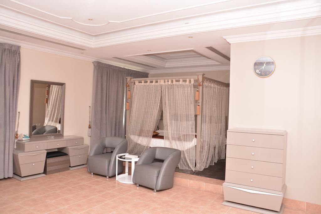 Janadriyah Suites 13 Nadinah Exterior photo
