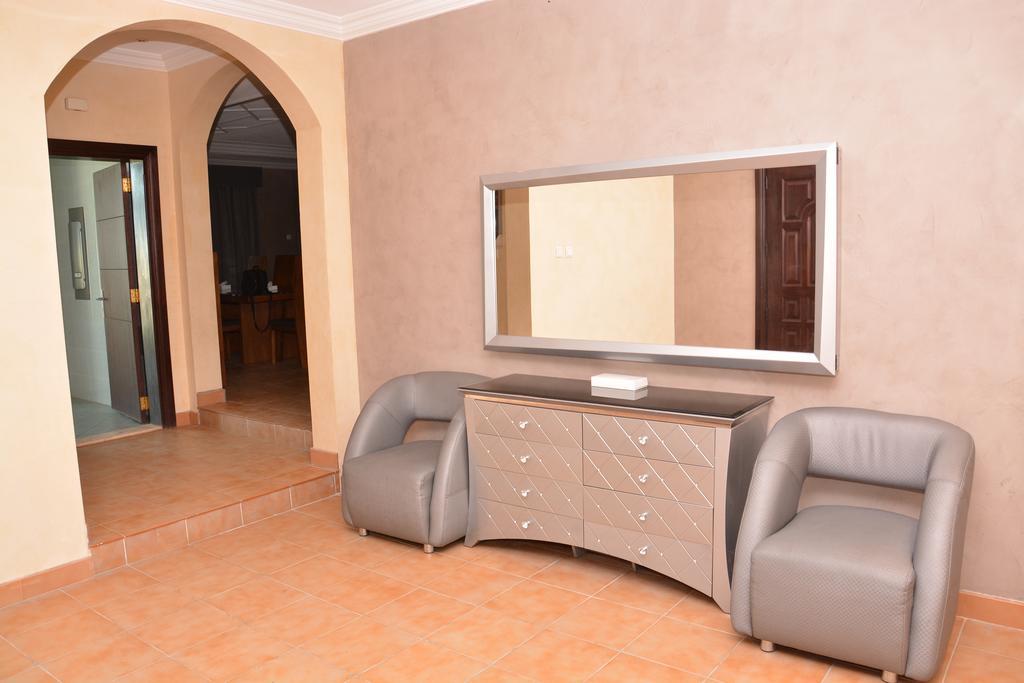 Janadriyah Suites 13 Nadinah Exterior photo
