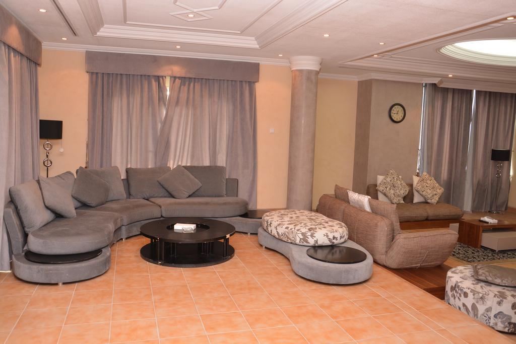 Janadriyah Suites 13 Nadinah Exterior photo