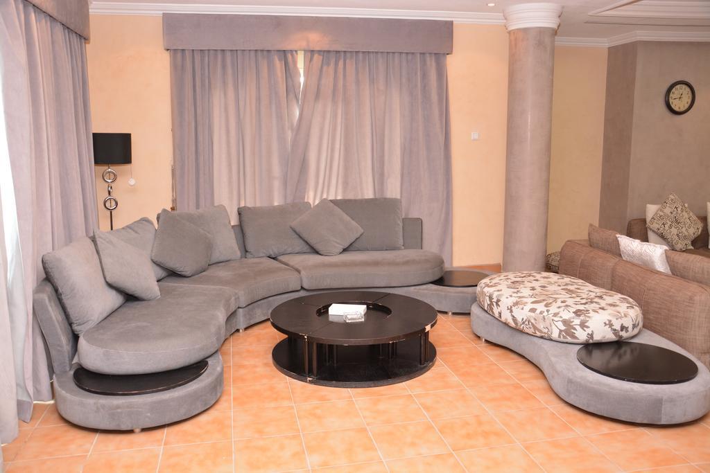 Janadriyah Suites 13 Nadinah Exterior photo