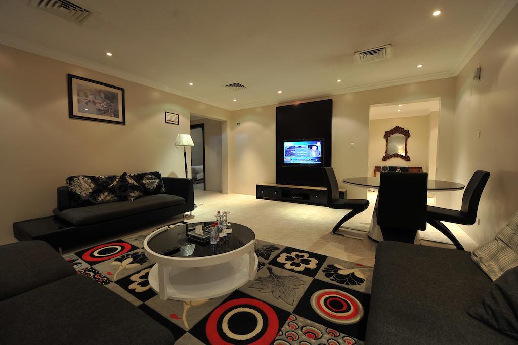 Janadriyah Suites 13 Nadinah Room photo